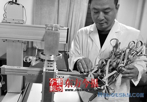 我省研制出“機(jī)器人醫(yī)生”明年春節(jié)前有望給人手術(shù)
