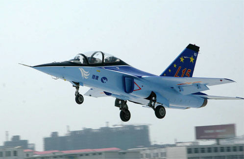 中國新一代超音速教練機(jī)獵鷹03號首飛成功[組圖]