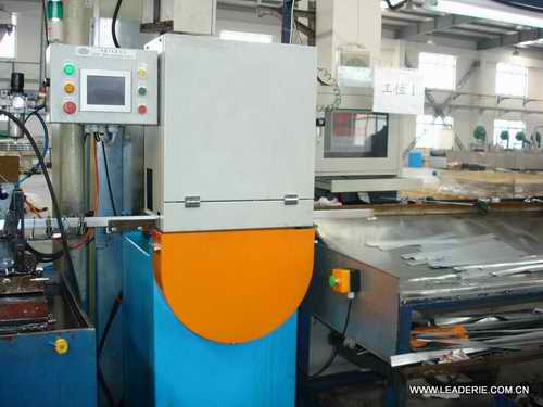FCW400鋁管切斷機(jī)1.jpg